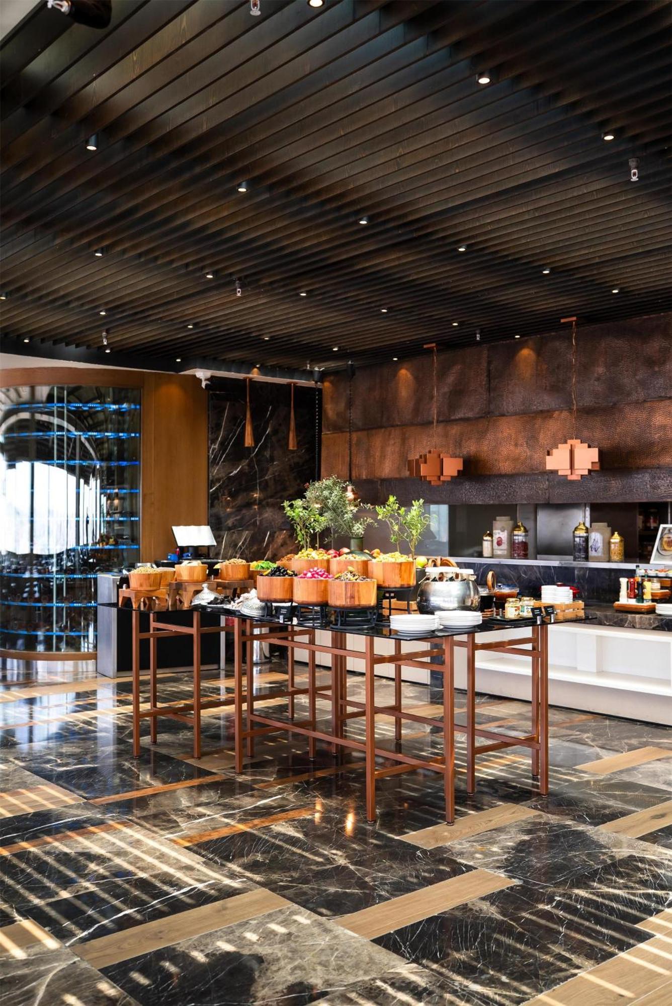Hotel Radisson Blu Pera 5*